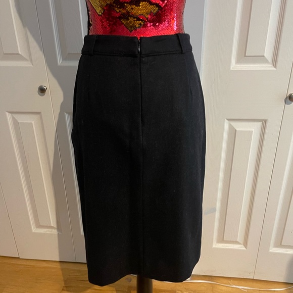 Dark charcoal grey wool skirt - Picture 2 of 5
